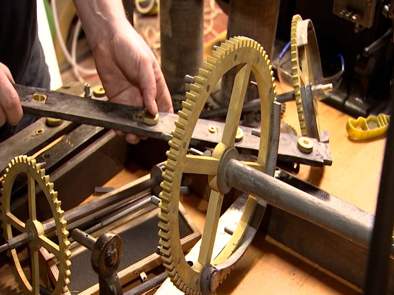 L'horloge de Harre en cours de restauration