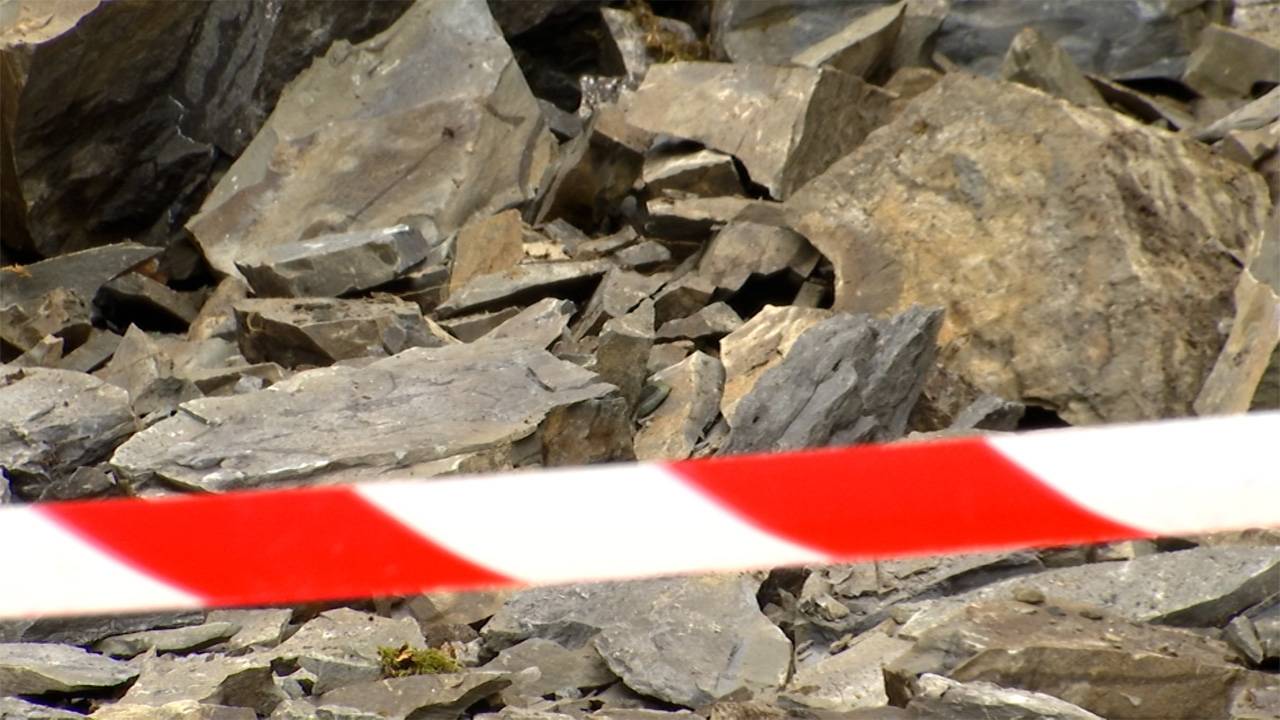 Petithan (Durbuy) un rocher perd quelques tonnes derrière un immeuble