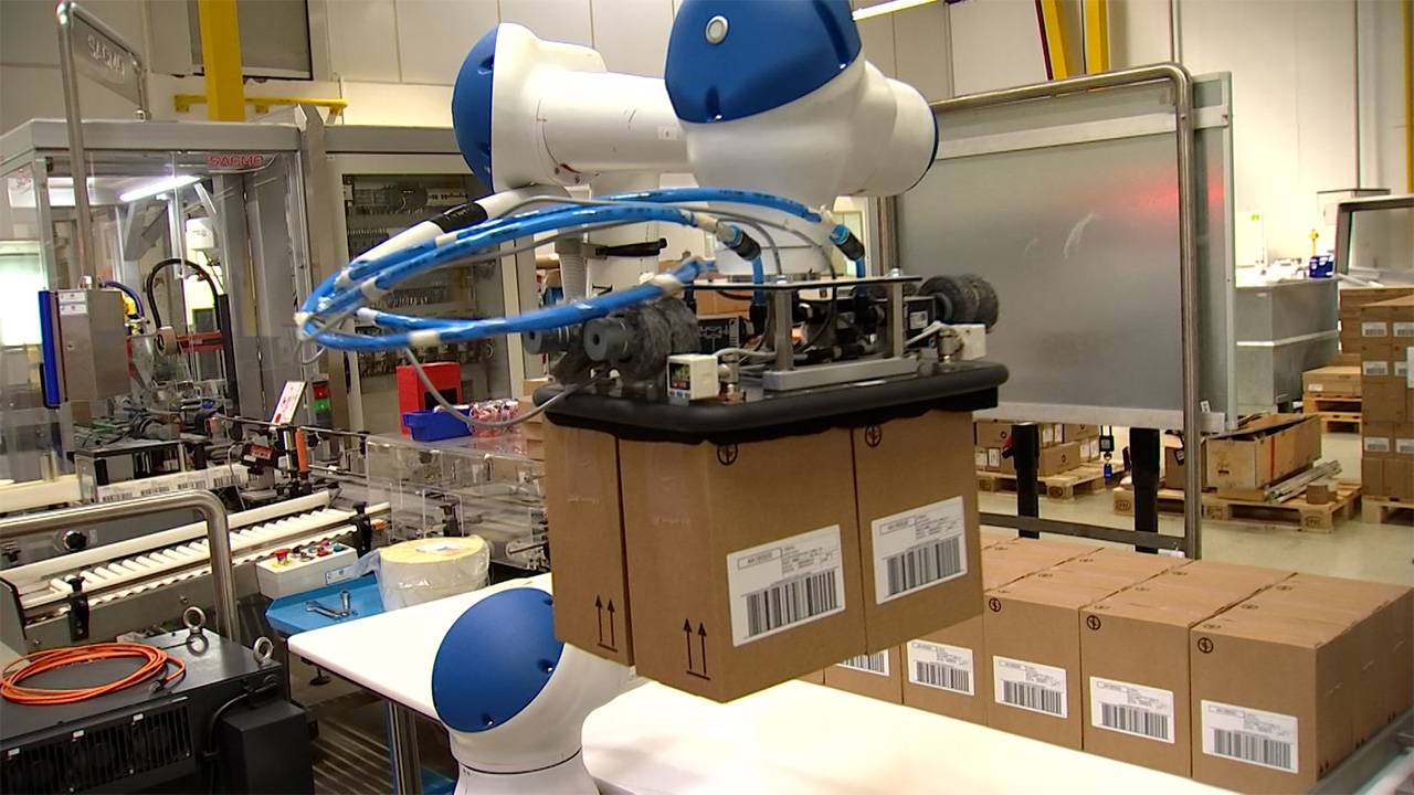 Un cobot pour L'Oréal, le projet des étudiants 2e bac électroméca d'Arlon