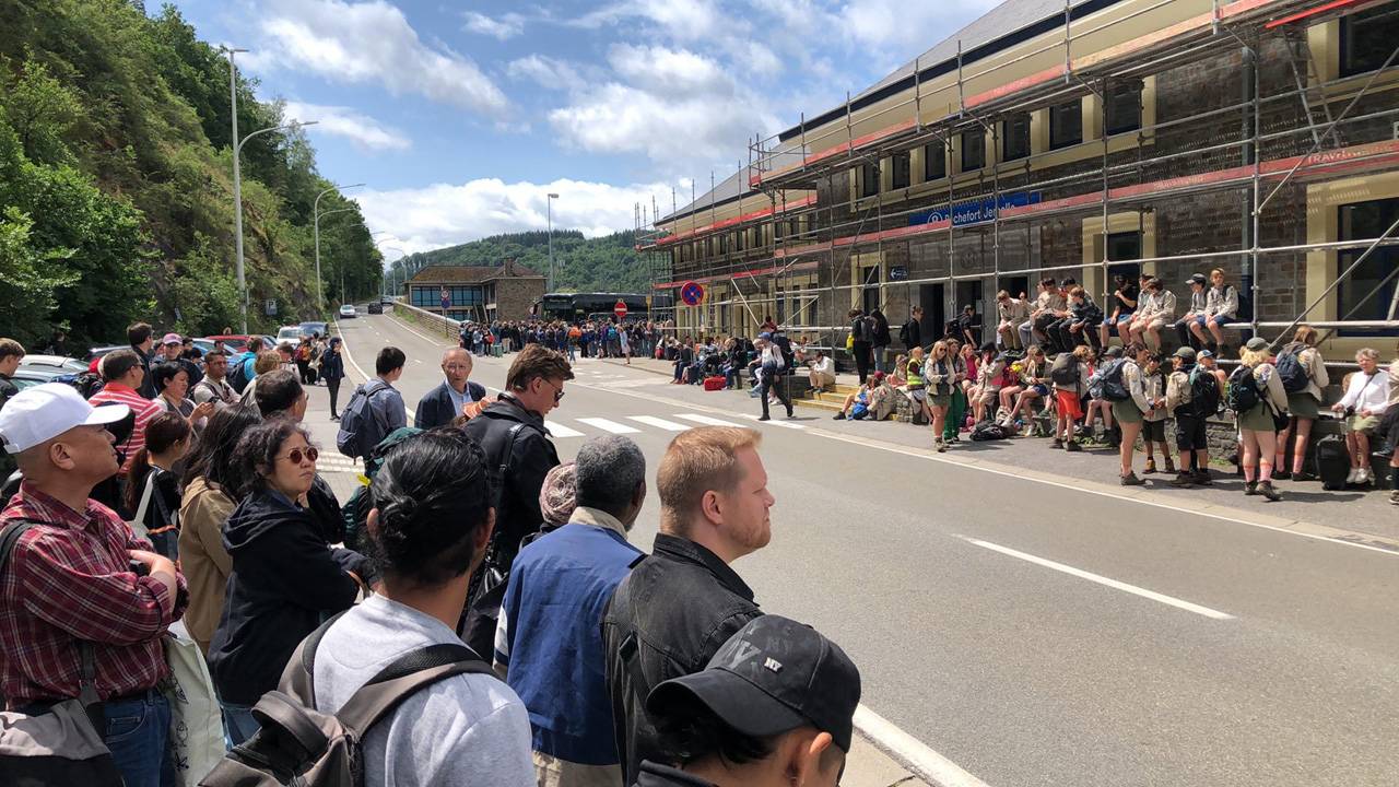 SNCB/Infrabel : un train en panne à Poix-Saint-Hubert sème le chaos sur la 162