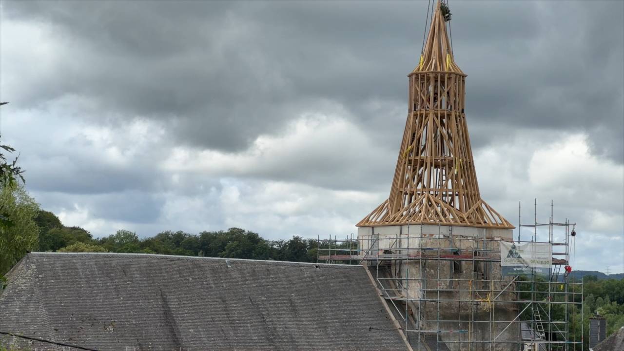 Attert : l'église St Etienne coiffée d'un nouveau clocher