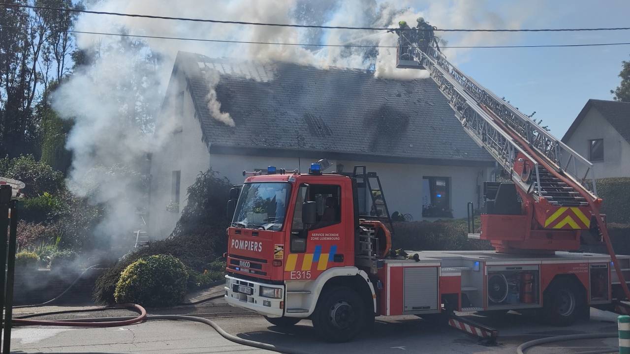 Tintigny : incendie de toiture dans une habitation de la rue Norulle
