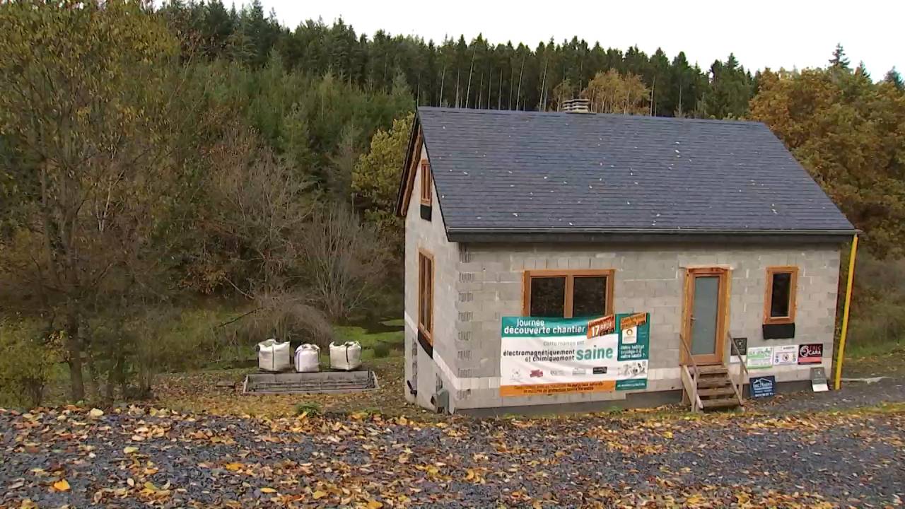 Steinbach: Visit the construction site of a house protected from waves and chemicals!