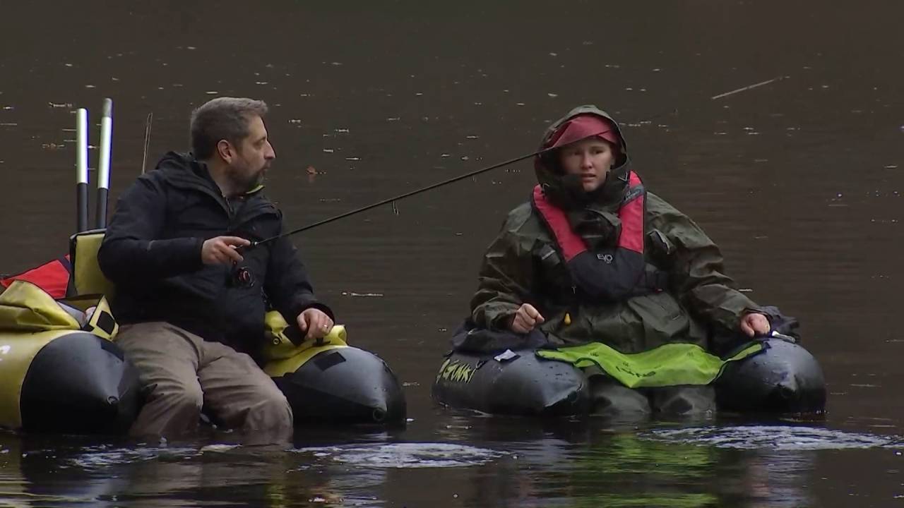 Essayer la pêche en float-tube, c'est possible au barrage de Nisramont