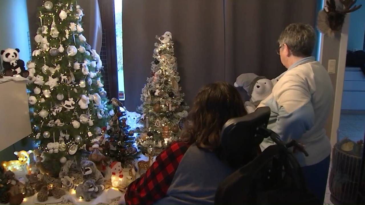 A Bertrix, Nadine et Chantal s'affairent pour préparer Noël, malgré leurs soucis de santé