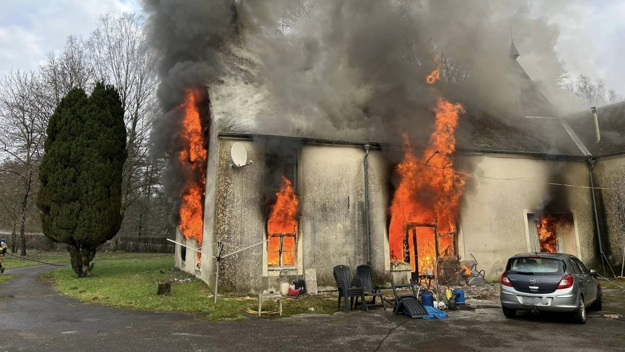 Gros incendie au château des Épioux (Florenville)