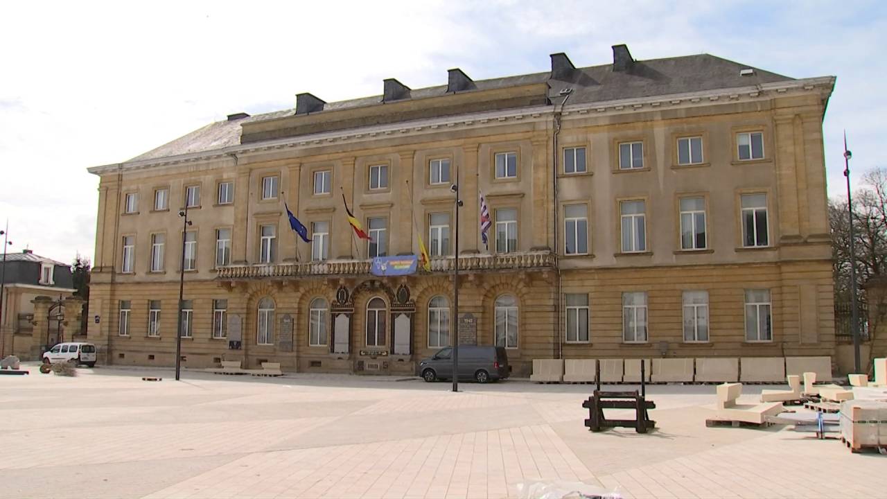 Une province, un palais, un symbole, un livre