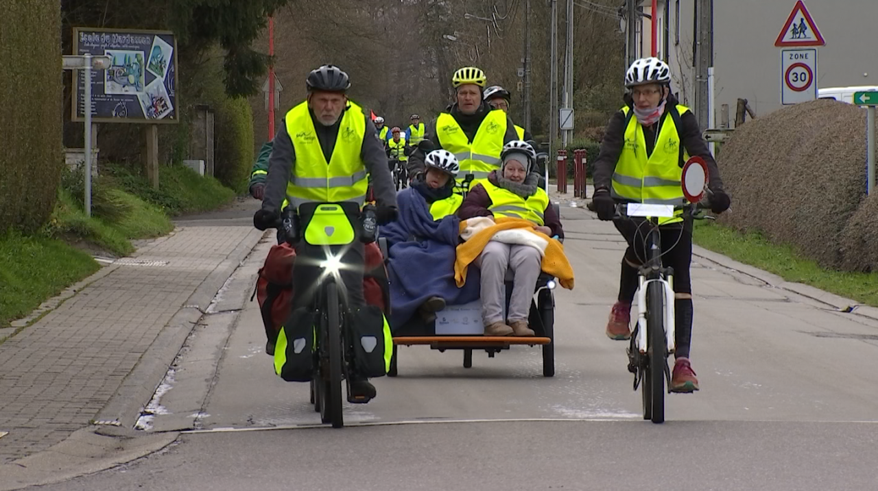 Bastogne : valides et non-valides pédalent ensemble grâce à "Vélos Evasion"