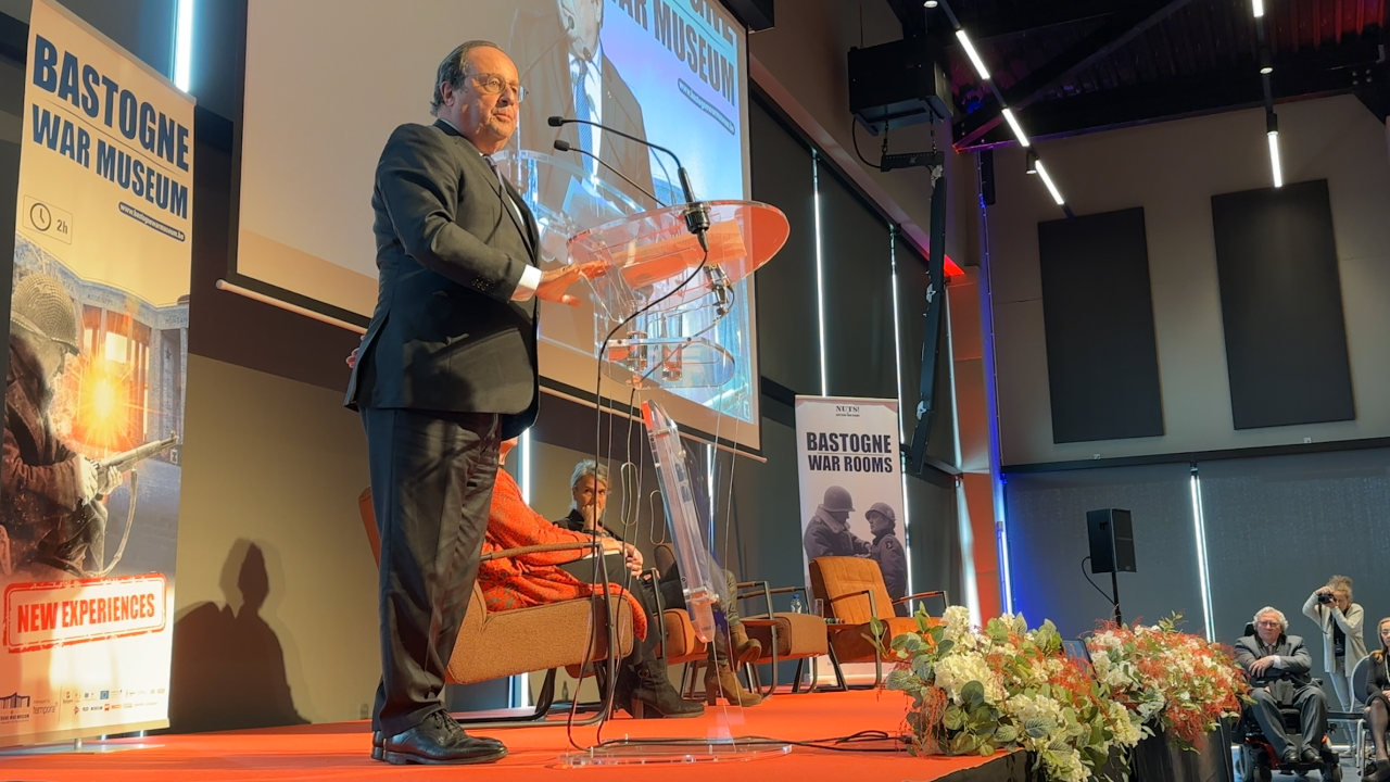 François Hollande en conférence au Bastogne War Museum