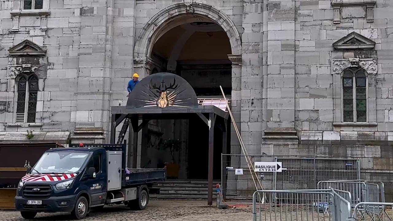 Saint-Hubert: un portique sécurise l'entrée de la basilique