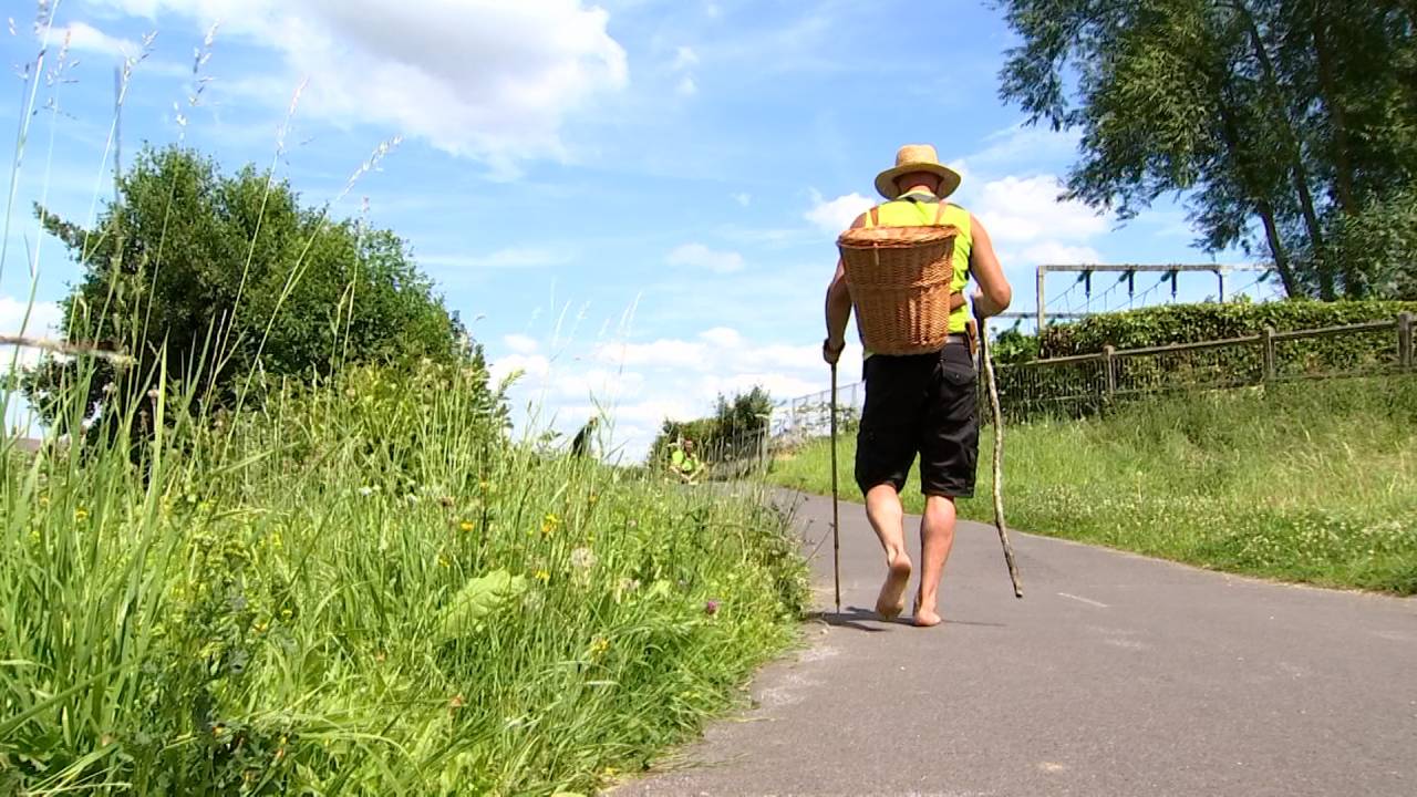 Il marche 700 km à pieds nus pour Télévie