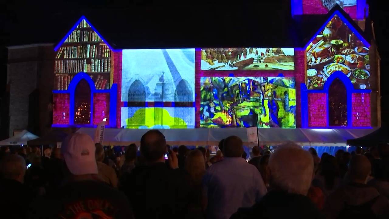 Un splendide son et lumière sur l'église illumine la Nuit du Livre de Redu