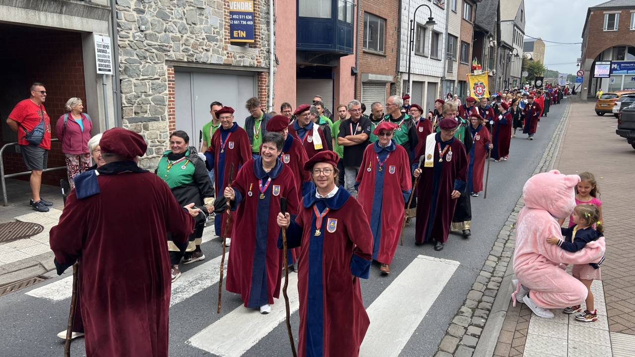 Une centaine de confréries se sont donné rendez-vous à Bastogne