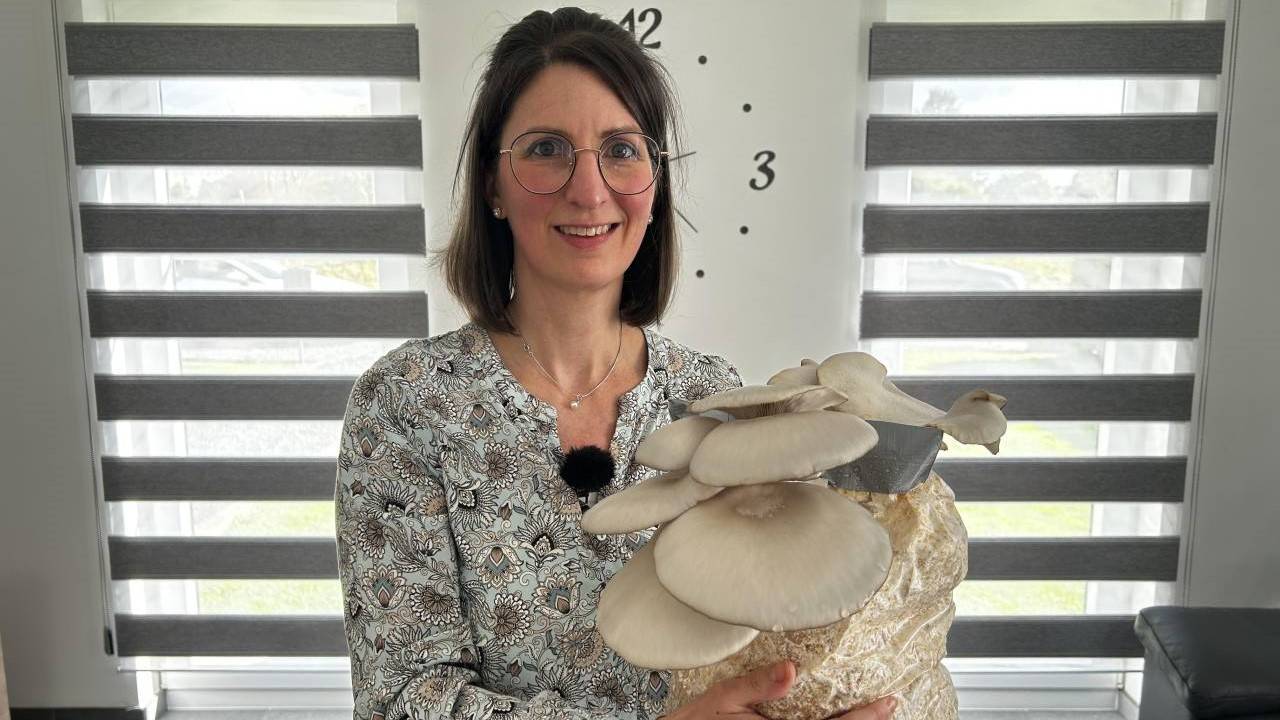 Biosphère expérience : Sophie Jonlet teste la culture de champignons à la maison