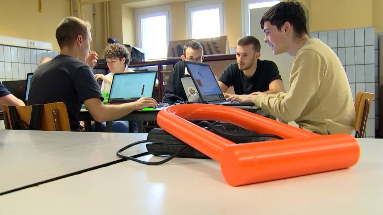 Des étudiants de Pierrard (Henallux) primés pour leur cadenas vélo connecté 