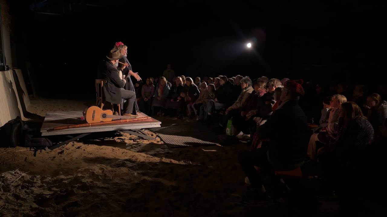 Brin d'Causette, le festival itinérant s'est arrêté au manège de Suzanne à Journal