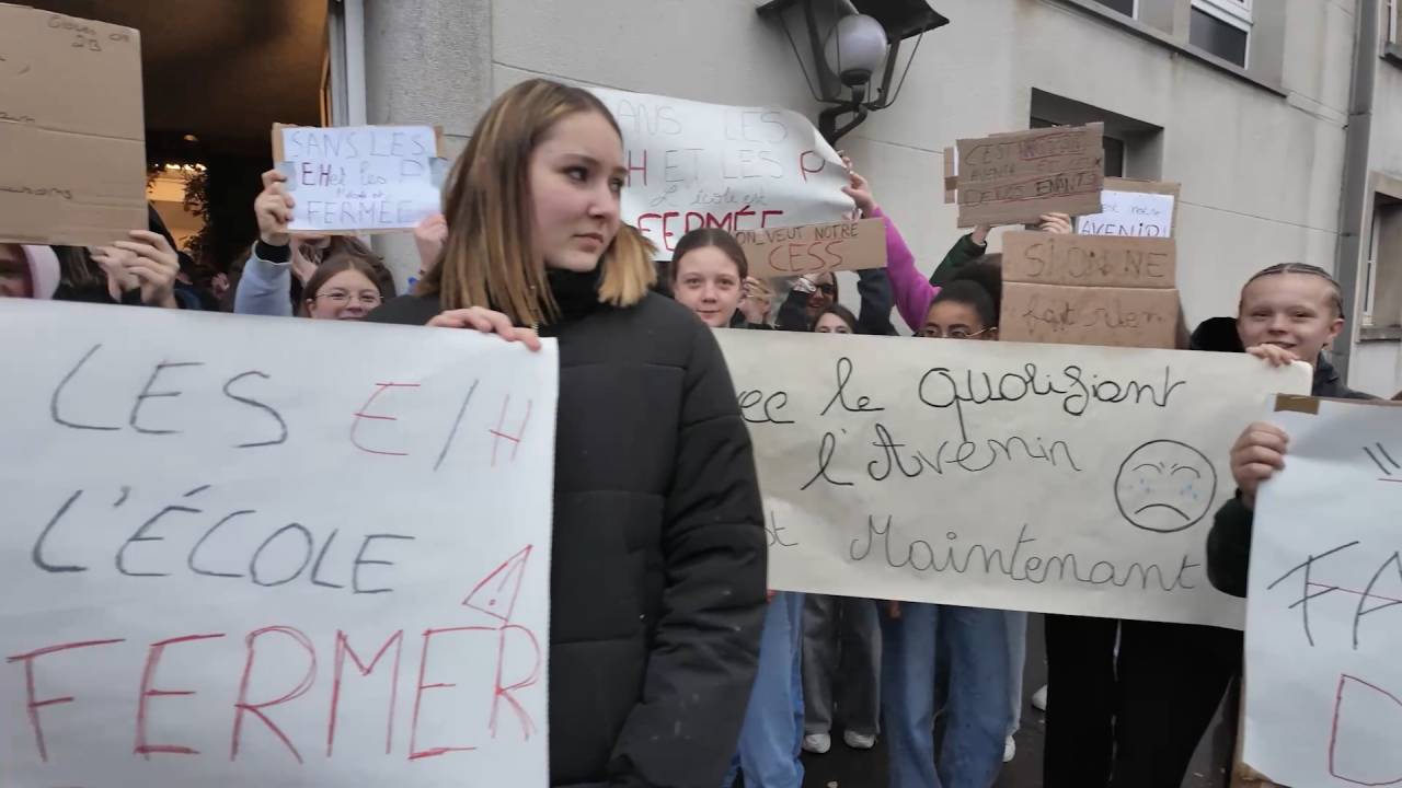 Bouillon : les élèves de l'Institut Sainte-Marie font grève en soutien aux professeurs