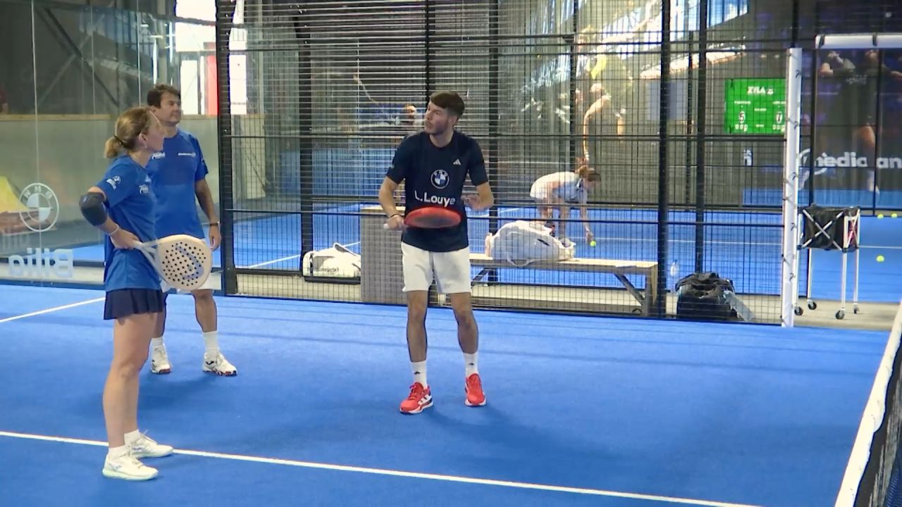Une soixantaine de joueurs de padel s'entraînent avec des joueurs du Top 100 mondial à Arlon