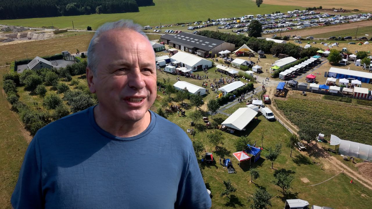 En visite à la Petite foire, le directeur de la Foire de Libramont cherche à créer des ponts