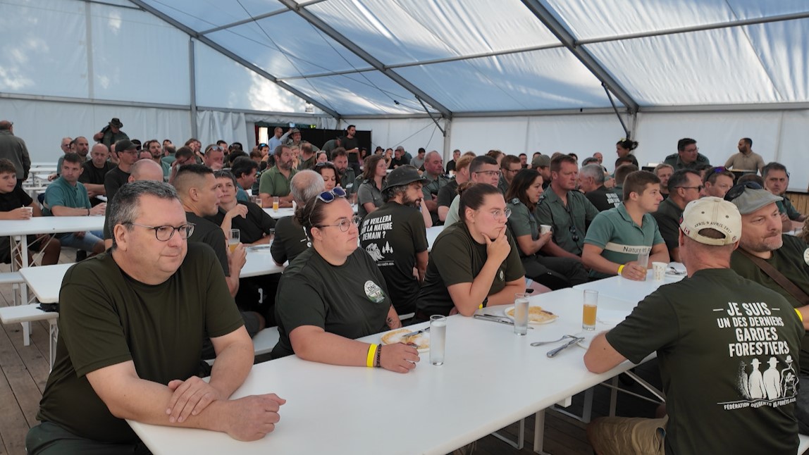 Les agents du DNF reçus par la ministre Dalcq à Demo Forest