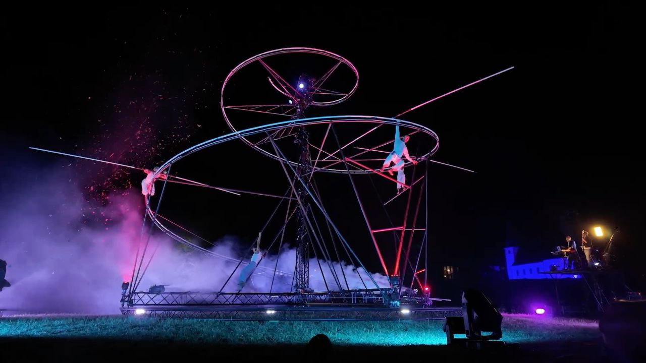 A Chassepierre, la nuit prolonge le spectacle 