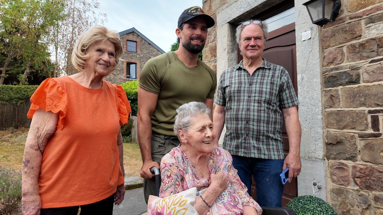 82 ans après, Lucie retrouve la fille du soldat qui lui offrait des bonbons