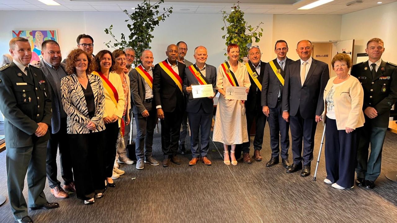 Villes de garnison, Marche-en-Famenne et Bourg-Léopold officialisent leur jumelage