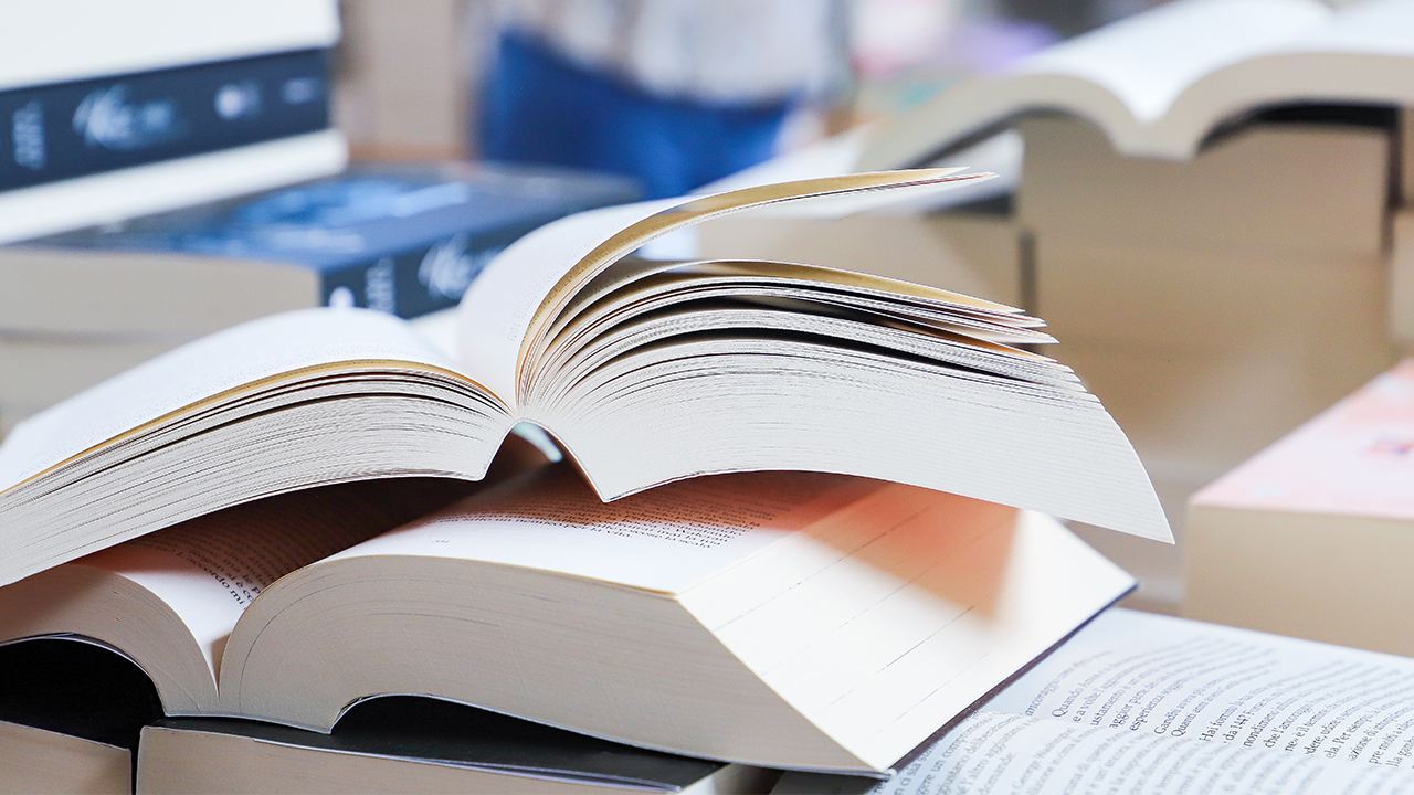 Une quarantaine d'auteurs apportent leur soutien aux Editions Weyrich
