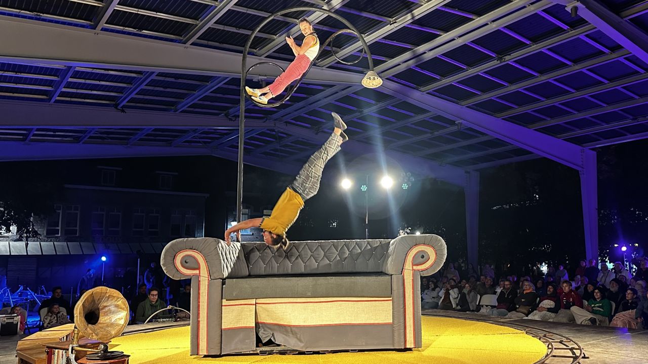 Premières animations sous la halle de la Place aux Foires à Marche
