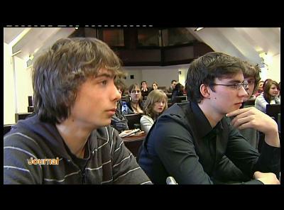 SENAT : DEBAT ENTRE SENATEURS ET ETUDIANTS DROITS DE L HOMME