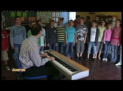 DES ELEVES DE VAUX-SUR-SURE CHANTERONT AVEC MICHEL FUGAIN