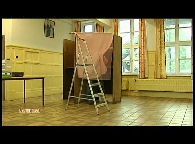 MISE EN PLACE DES BUREAUX DE VOTE (LIBIN)