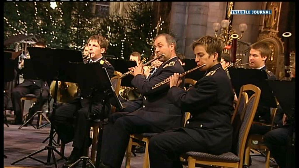 MUSIQUE MILITAIRE POUR COMMÉMORER LA BATAILLE DES ARDENNES