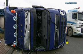 UN CAMION RENVERSE SUR LA N81