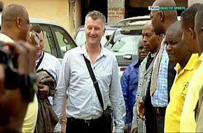 JOËL AU CONGO : LA VIDÉO EXCLUSIVE DE NOS ENVOYÉS SPÉCIAUX, PH HEYDE ET P BERCKMANS !