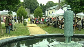 Neufchâteau : une fontaine de Folon