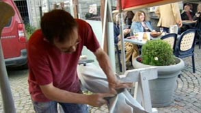 Han-sur-Lesse : Les sculpteurs sur le marché nocturne